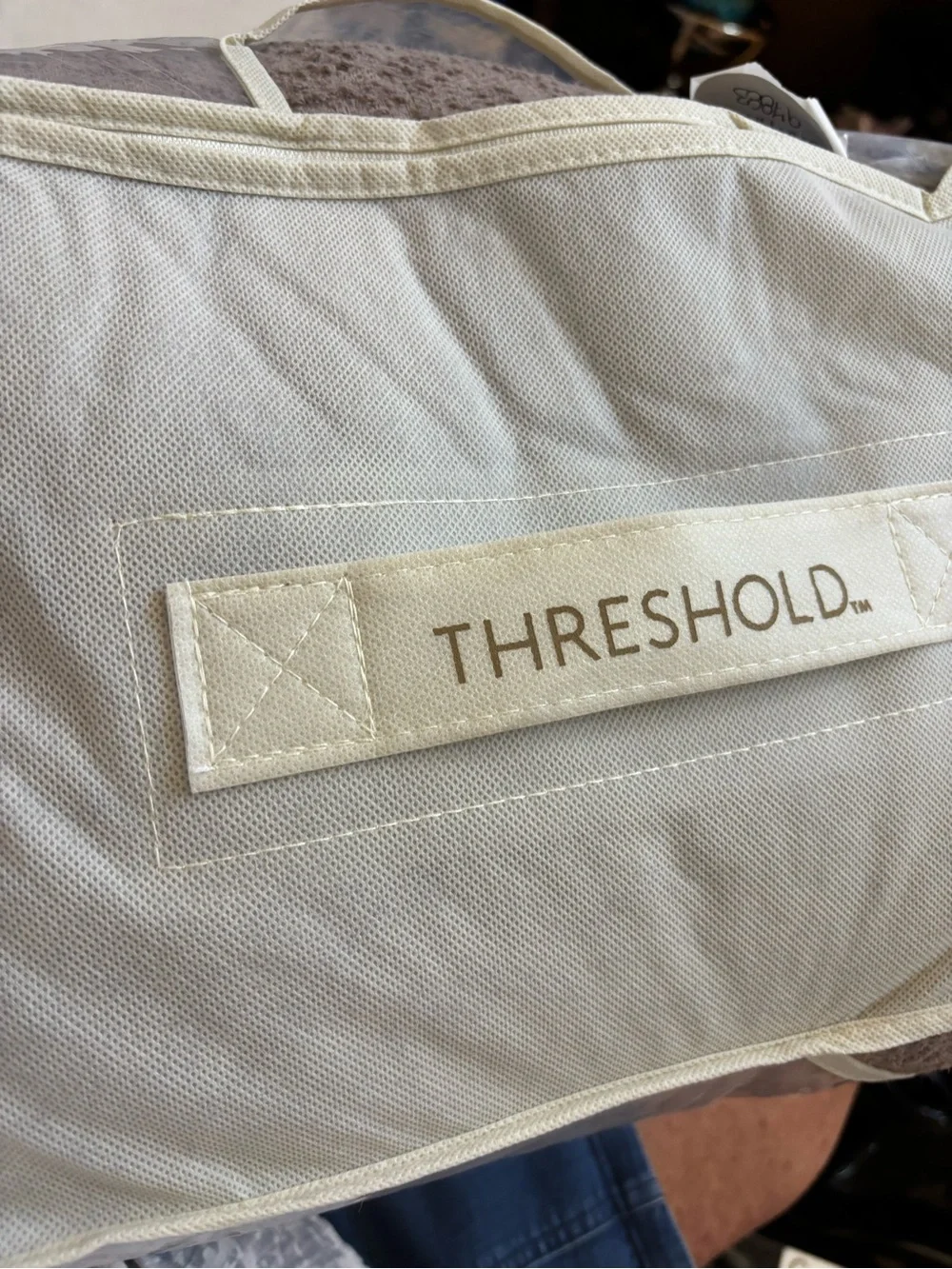 Threshold bouclé comforter